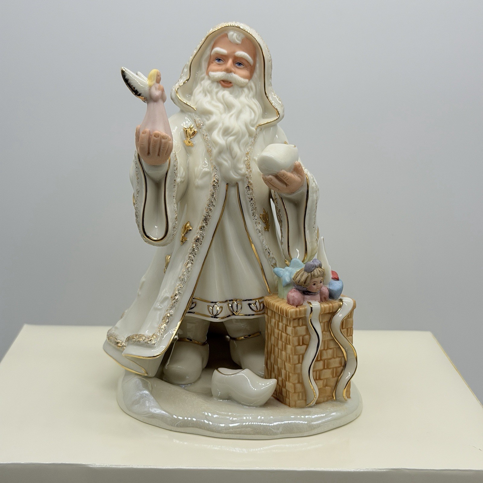 Lenox Annual Classic Pere Noel Santa Figurine Ivory Christmas Box & COA 6.5”H
