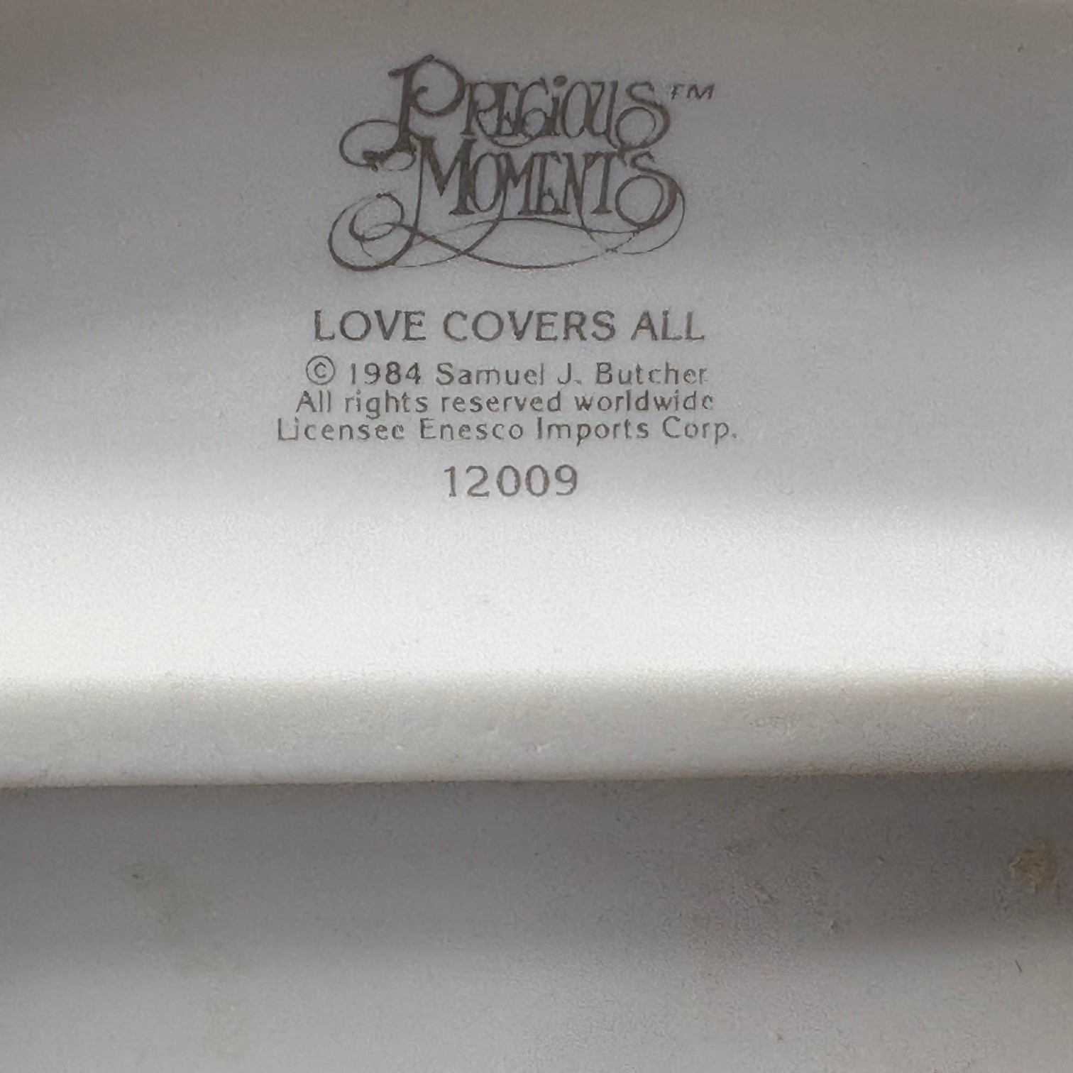 Precious Moments Love Covers All 1984 Piece on Earth 1982 ” Thee I love” 1979