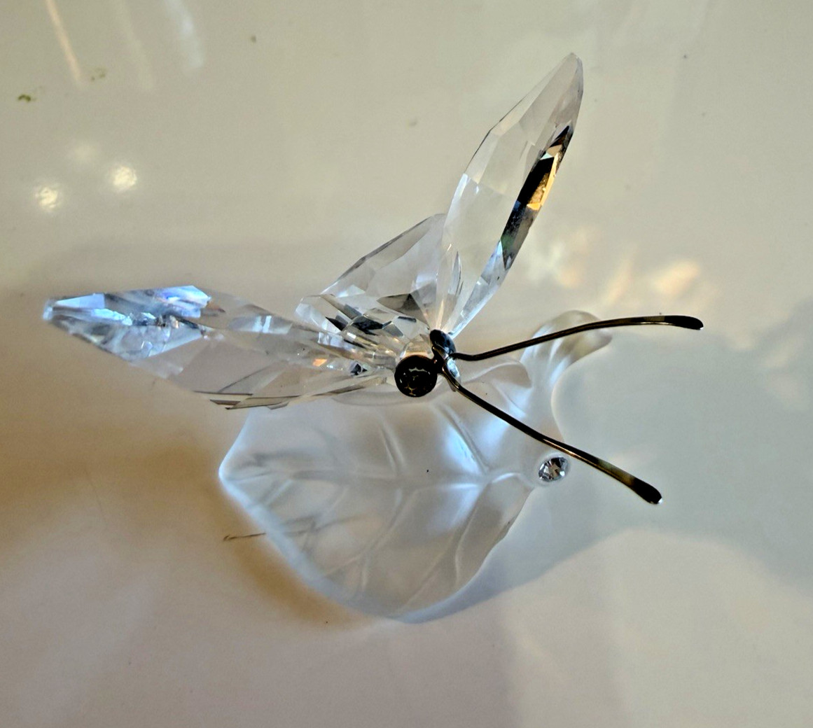 Swarovski Crystal Butterfly on Frosted Leaf Figurine 182920 7615 NR 003 Retired