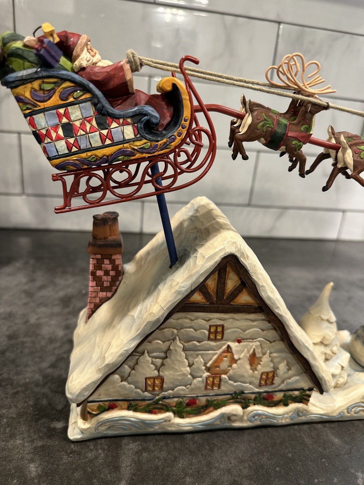 Jim Shore Heartwood Creek DREAMS FLY Santa in Sleigh Over House Figure C4002410