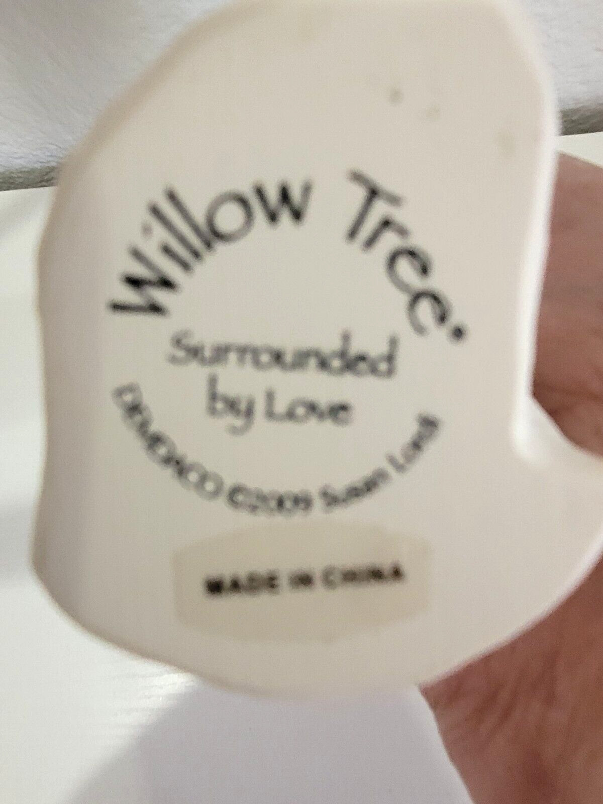 “Willow Tree ‘Surrounded By Love’ Figurine by Susan Lordi 2009 Edition w/Flowers