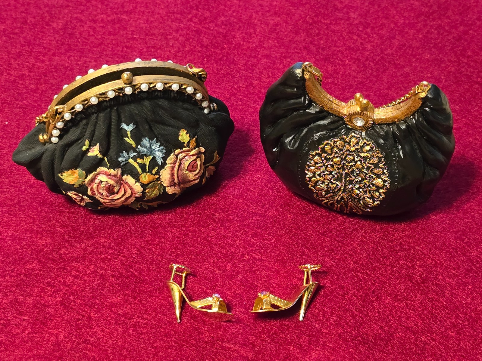 Vintage Miniature Decorative Handbag Figurines w/ Gold Chain Gold Tone High Heel