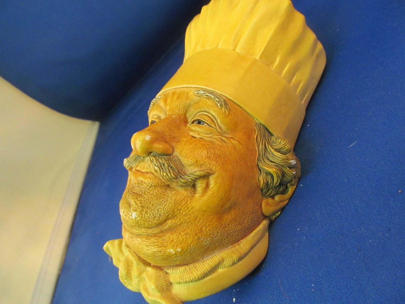 1969 5 1/2″ BOSSONS CHALKWARE CHEF HEAD WALL HANGING FIGURINE MADE IN ENGLAND