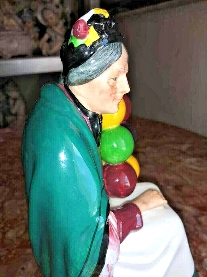 Vintage English Royal Doulton Porcelain Figurine, “The Old Ballon Seller”,HN1318