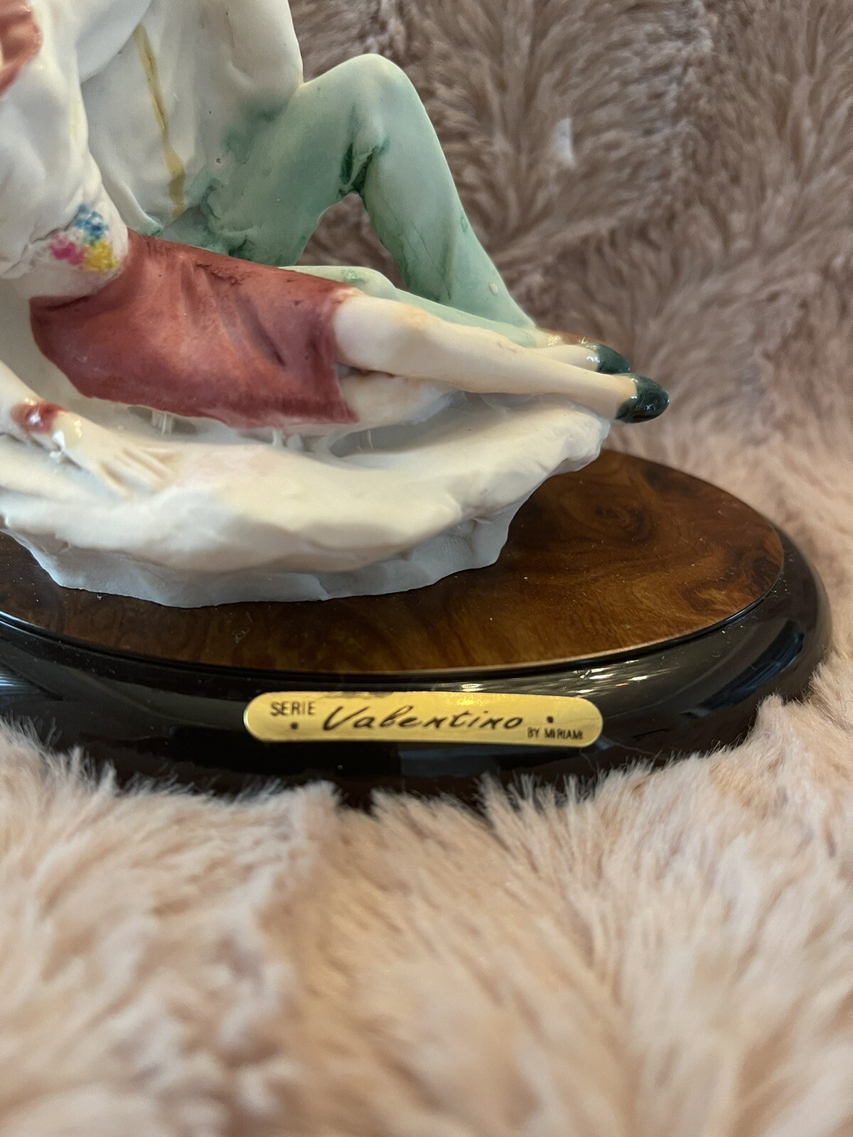 Serie VALENTINO by Miriam Vintage Figurine Young Lovers On Rock EUC!