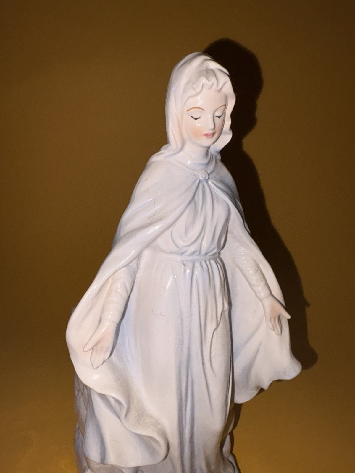 GORGEOUS! Virgin Mary Vase Planter Pretty Detailed Figurine Catholic MCM Ceramic