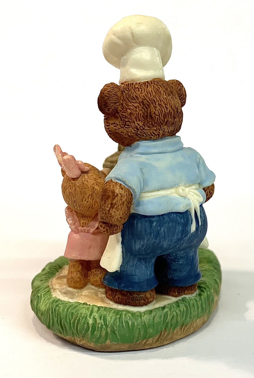 Hallmark Tender Touches Figurine “Bears At BBQ Servin’ Up Smiles” 1991 QEC941-9