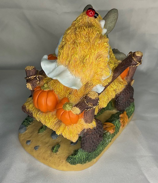 Charming Tails – “Haunted Hayride” – 85/883