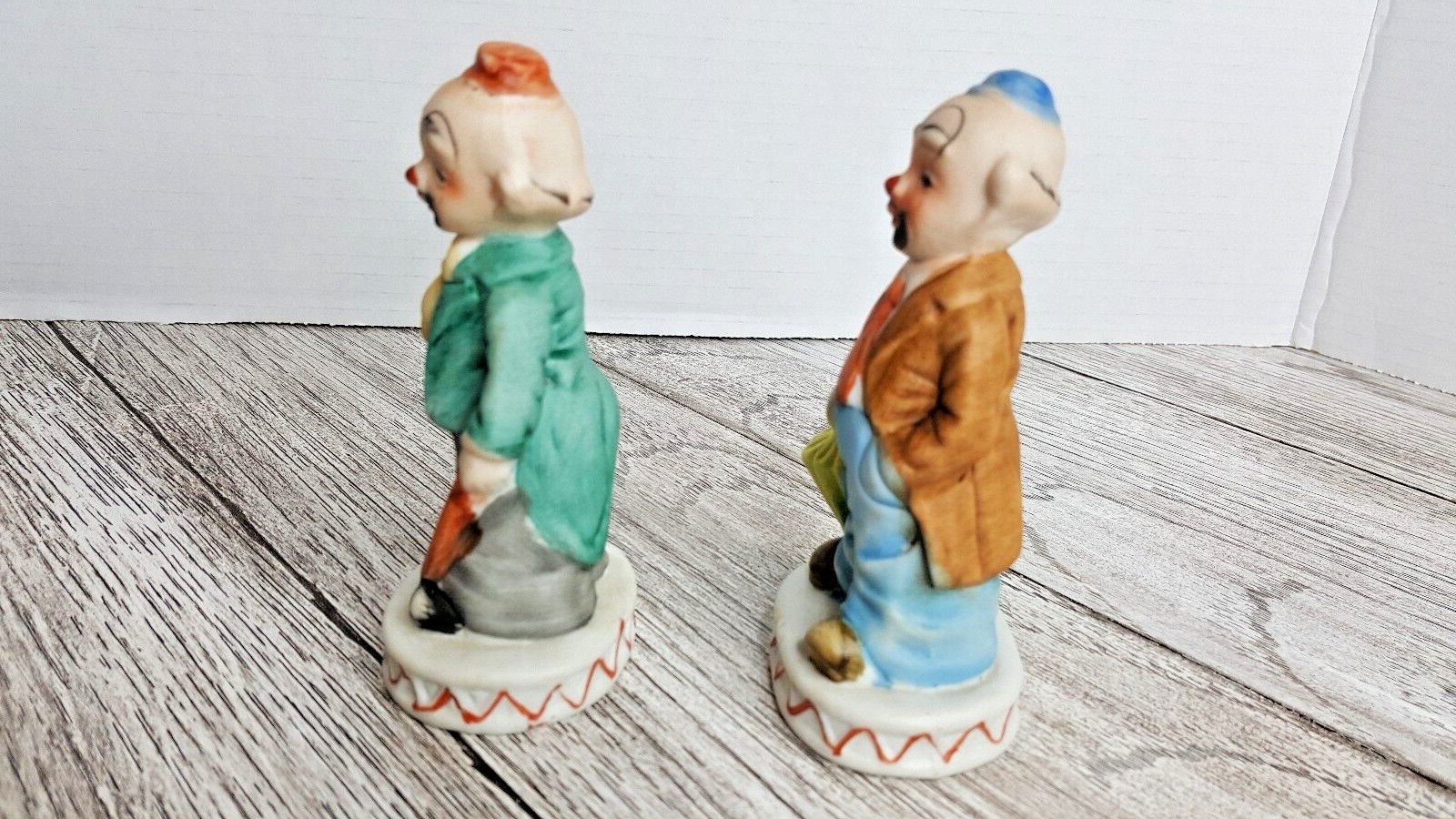 2 Ceramic Vintage Circus Clown Figurines.Excellent Used Condition 4.75 inches