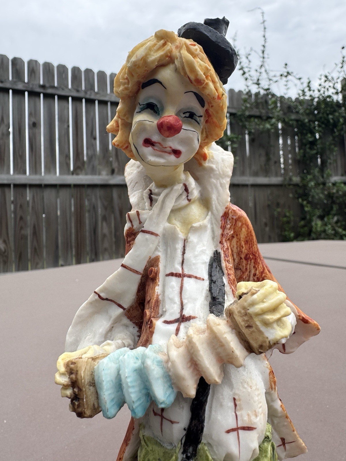Vintage 1980s Pucci Arnart 11” Hobo Clown Figurine Statue With Accordion