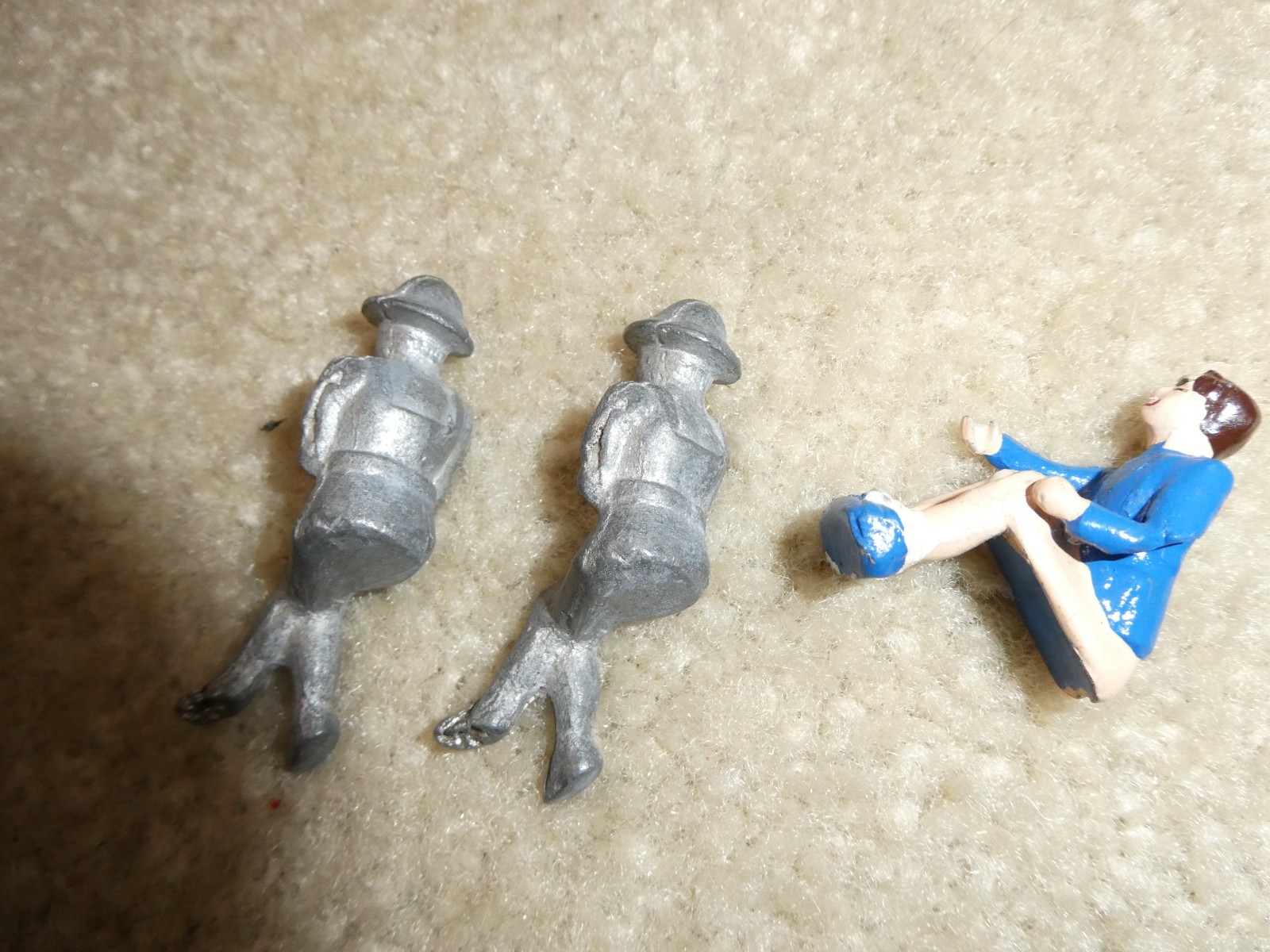 Lot of 3 Vintage Unmarked Lead Sitting Woman and Man Figurines 2″ Tall