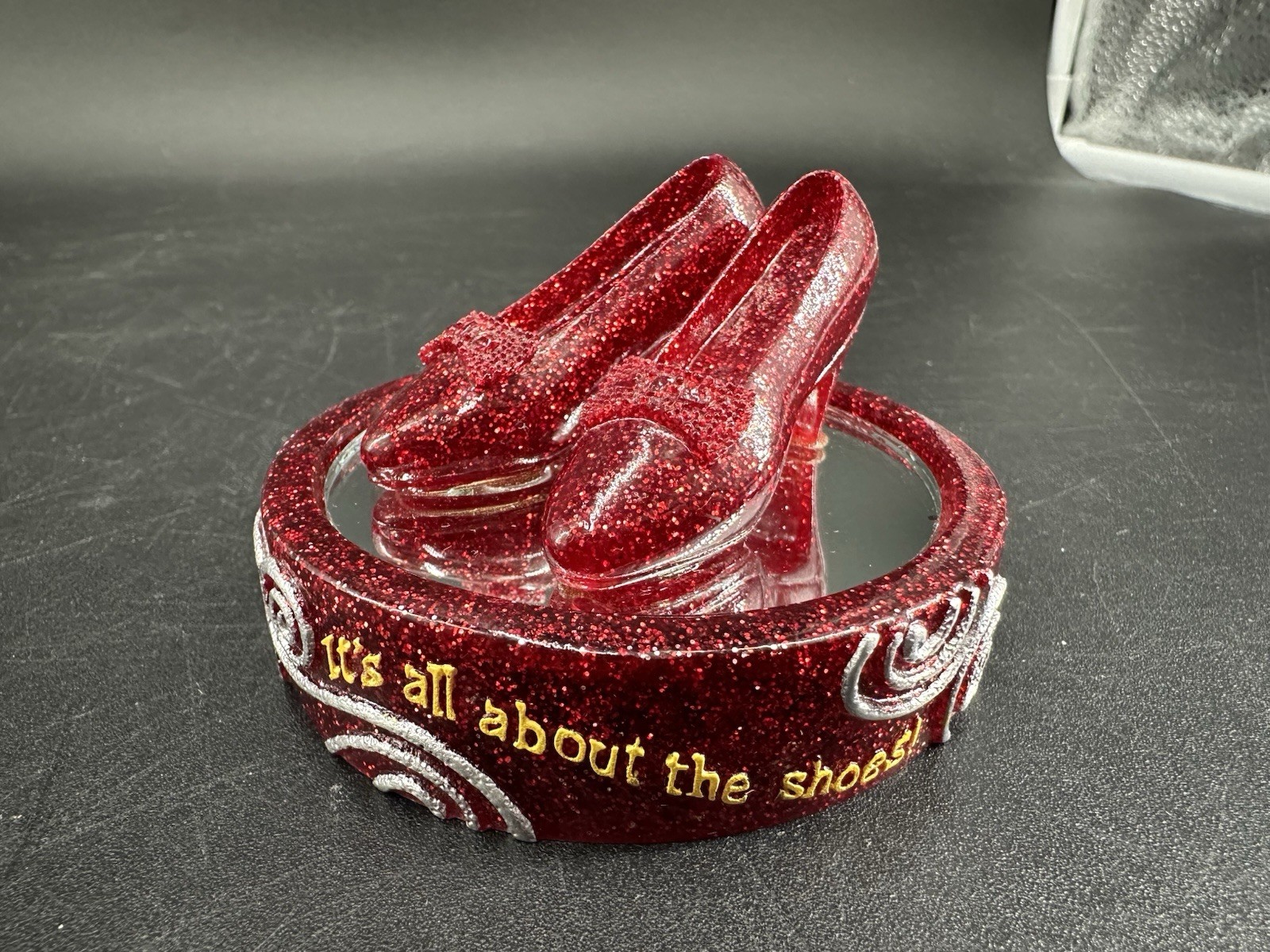 Wizard Of Oz Dorothy Ruby Red Slipper Figurine Collectible Movie Memrobillia