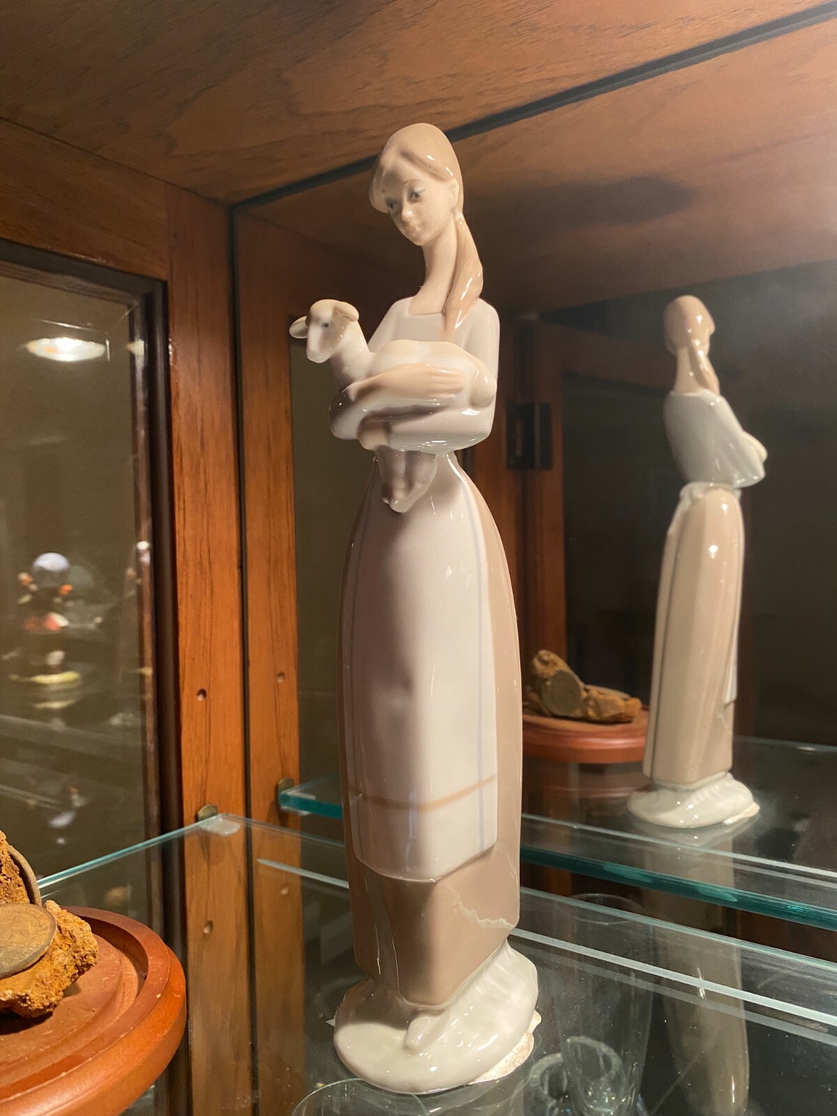 LLADRO #4505 GIRL WITH LAMB MATTE FINISH PORCELAIN 10 1/2 Made in Spain K11