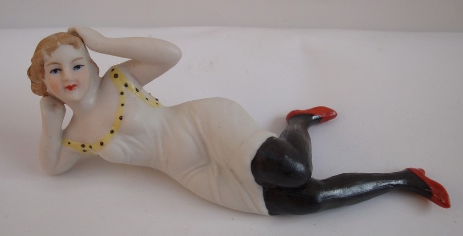 Sexy Art Deco-German Style Art Nouveau Porcela Pin-up Swimmer Figurine