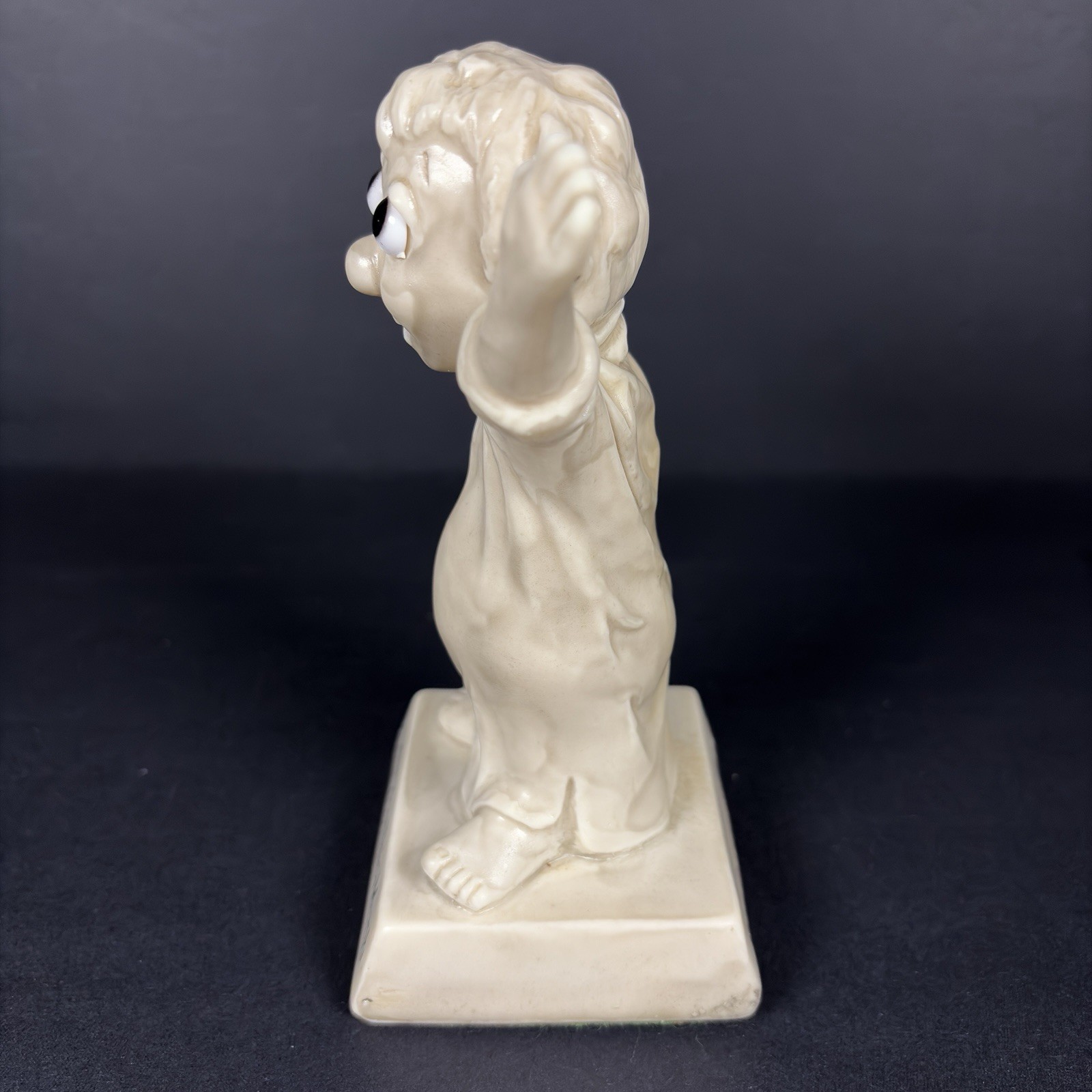 Vintage I LOVE YOU THIS MUCH 1970 Figurine Statue by W & R Berries Co. 6″ Tall