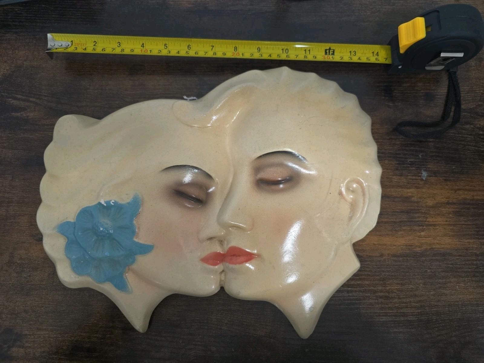 Vintage Chalk ware Couple Faces Kissing Art Deco