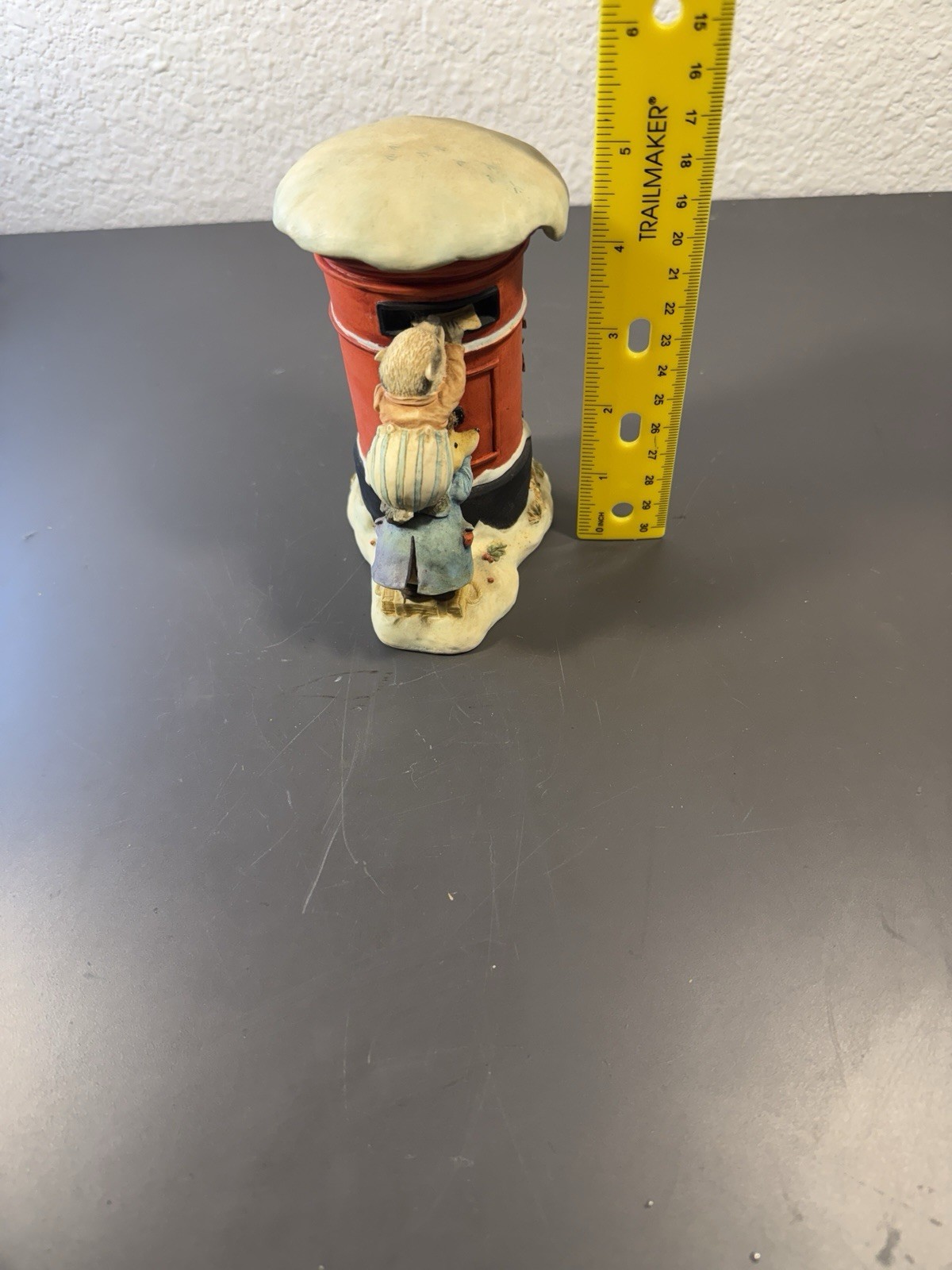 Villeroy Boch Foxwood Tales Letter To Santa Mailbox Figurine Hedgehog