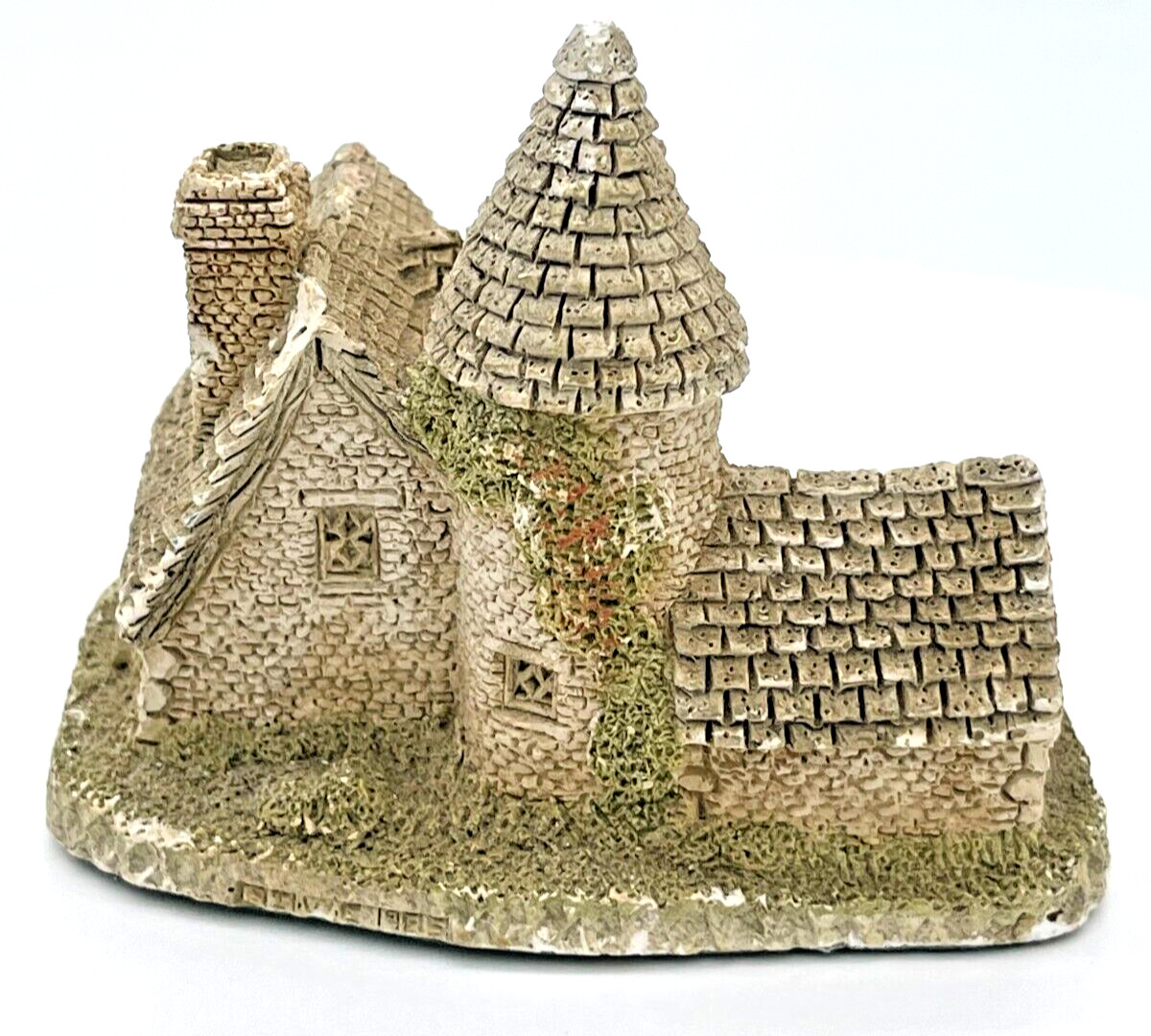 David Winter Cottages “The Vicarage” 1985 Retired 1995 Miniature Great Britain