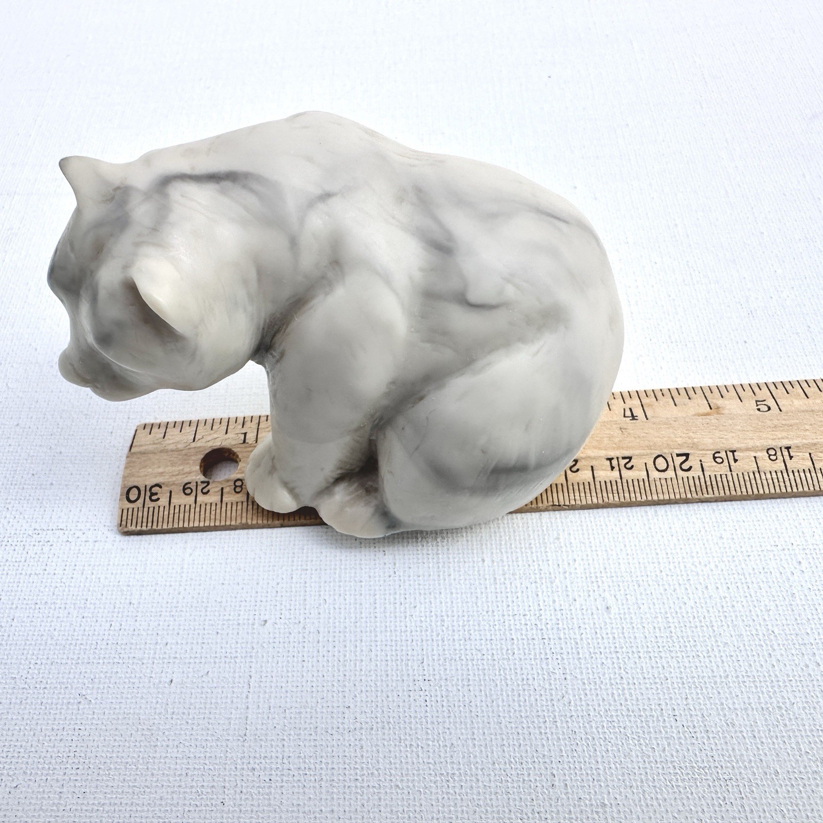 Faux Marble Resin Polar Bear, Off-White/ Gray Carved Marbled Stone Look EUC