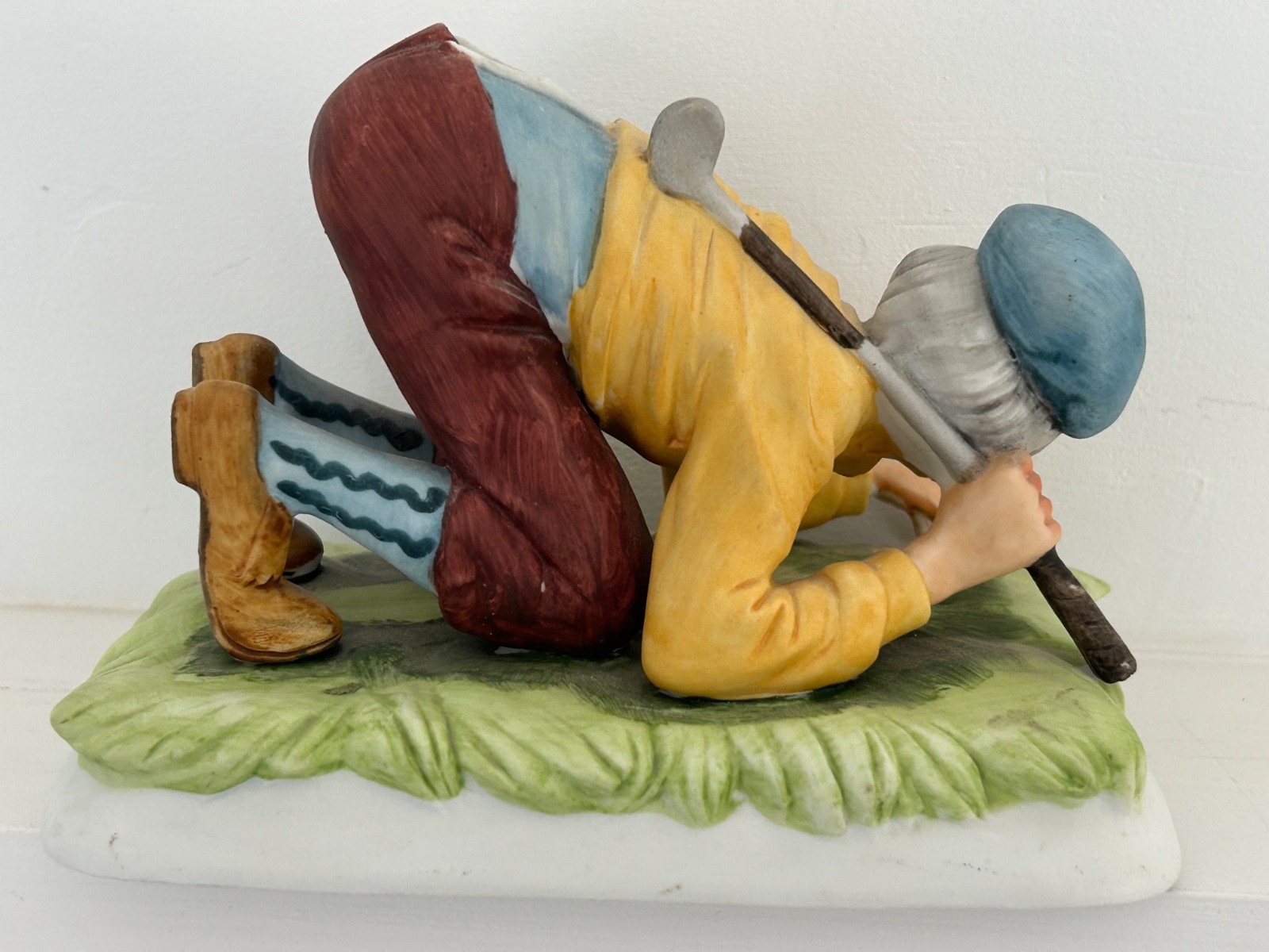 Lefton China Golf Figurine, Golfer Lining Up A putt, Hand Painted, marked 2561
