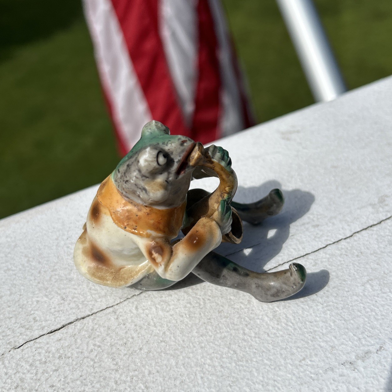 Rare Vtg Mini Anthropomorphic Porcelain Frog Playing saxophone, Occ Japan Piece
