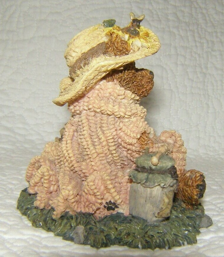 BOYDS BEARS: “Bailey…Honey Bear” 3 1/2 inch Resin figurine 1994