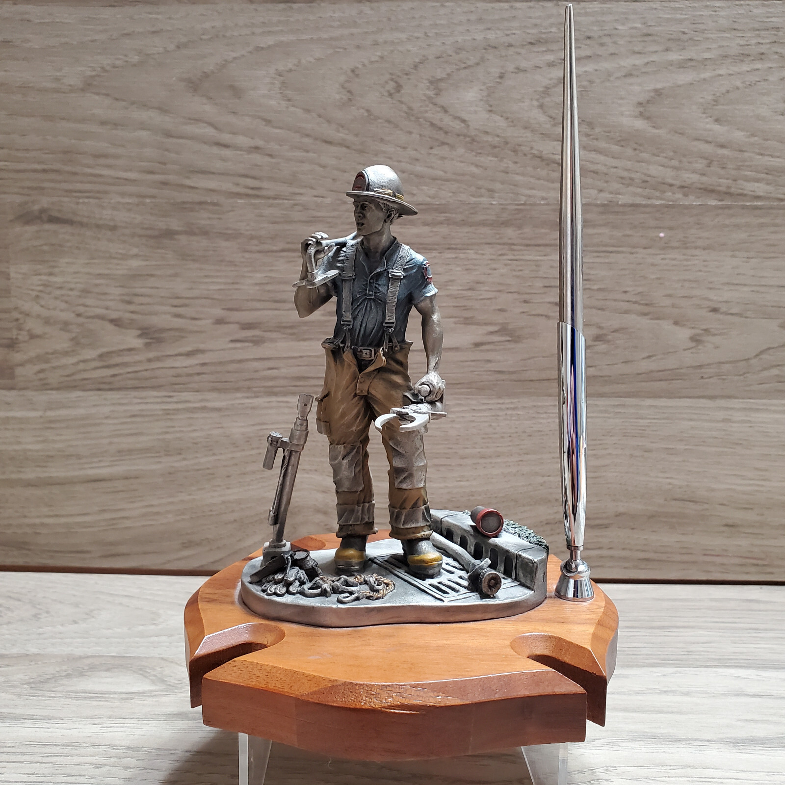 Firefighter Figure Statue Michael Roche 174/2500 Fine Pewter Pen Set