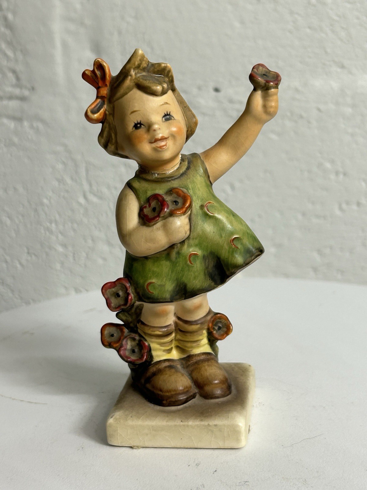 Vintage Goebel Hummel Spring Cheer Figurine #72 TMK3 Stylized Bee W Germany 5″