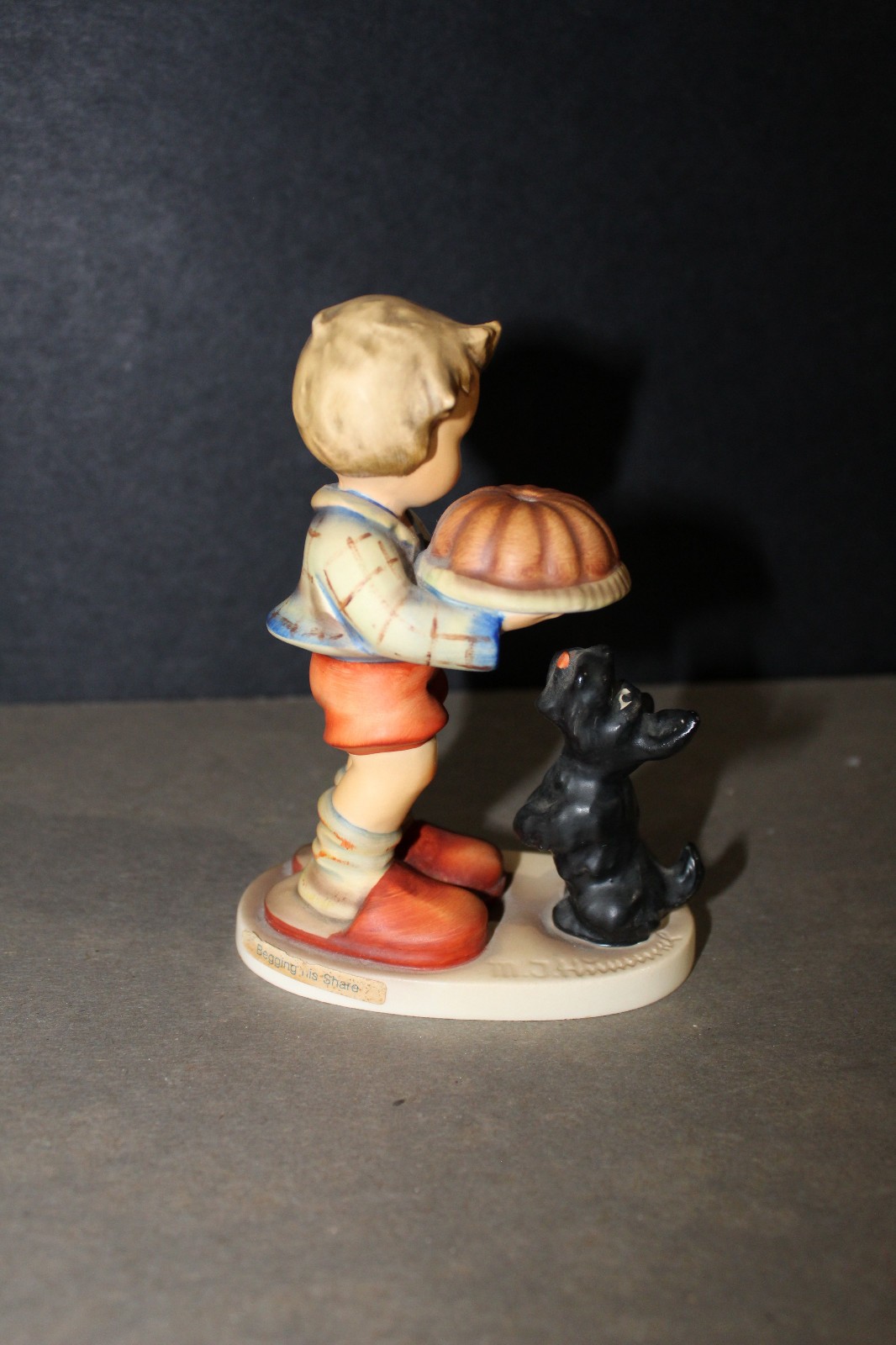 1950’s Hummel Goebel Begging His Share Figurine Dog Boy