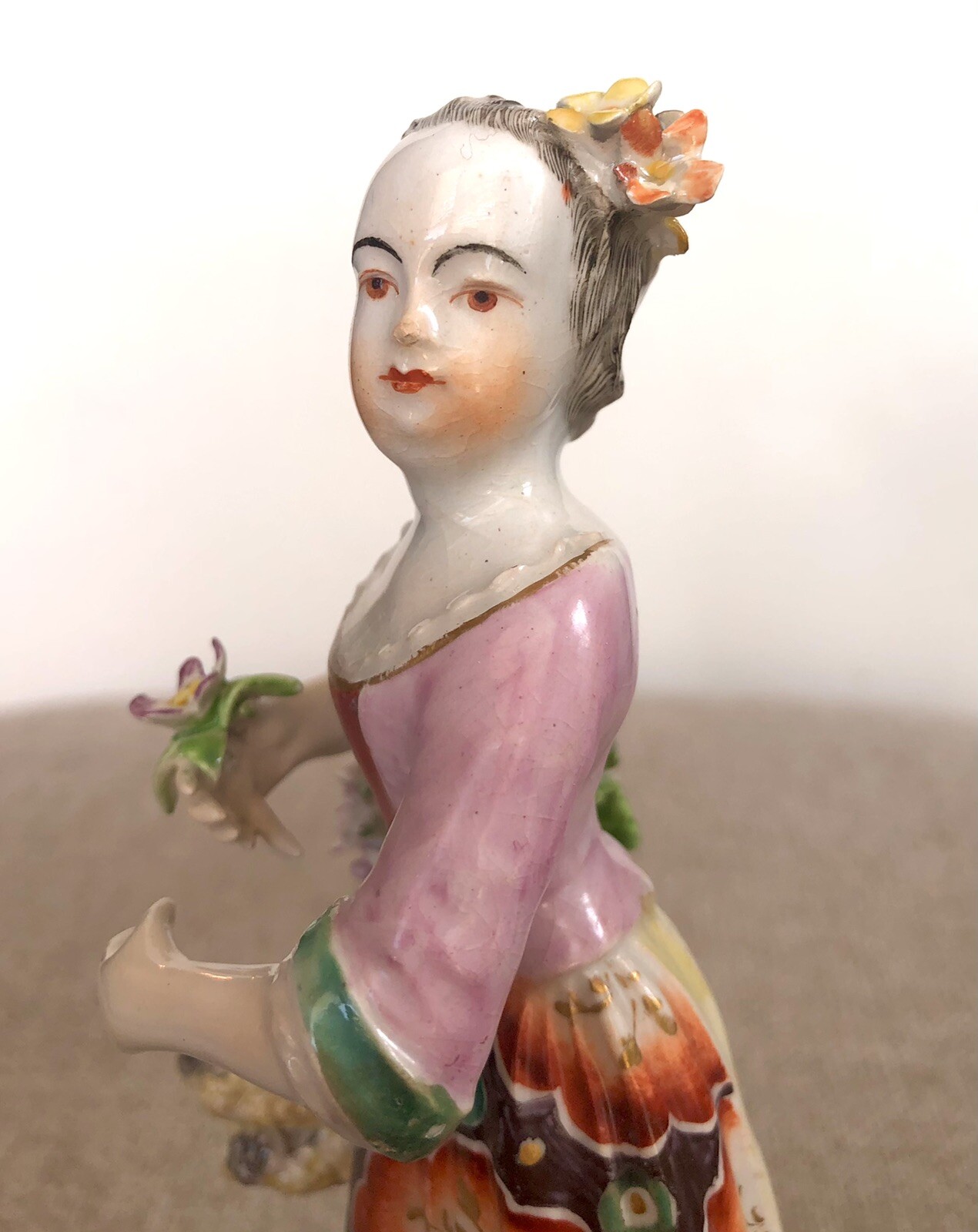 Circa 1752-1756 18 Century Red Anchor Chelsea England Porcelain Lady Figurine