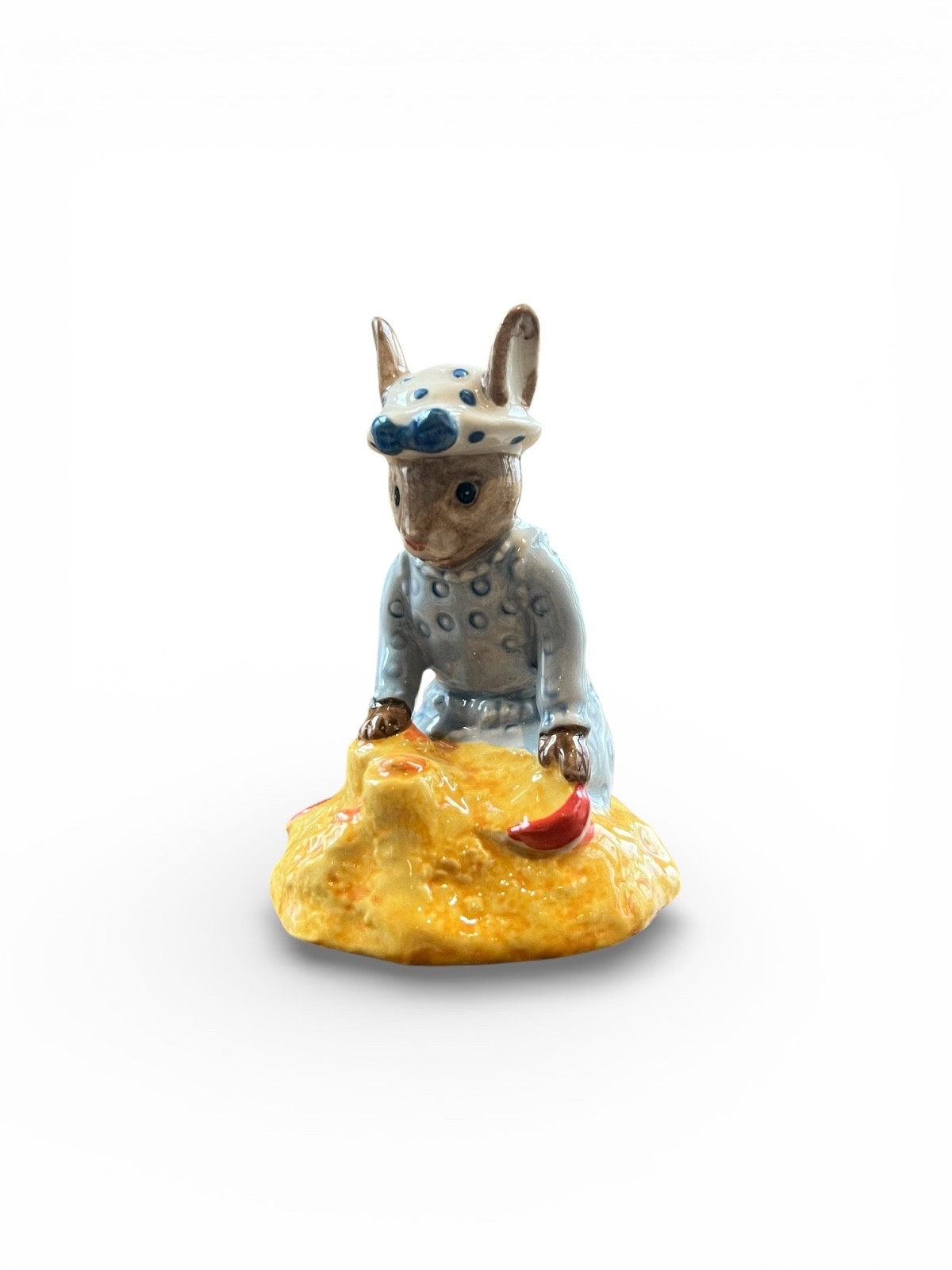 1997 Bunnykins 3.5″ Ht. Seaside Royal Doulton DB 177 Bone China Beach Sand Play