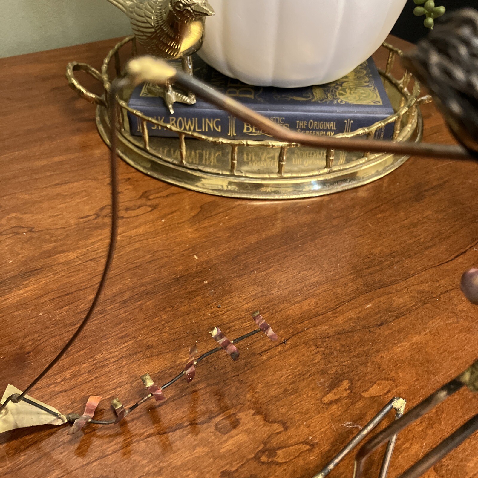 Vintage Abstract Copper/Brass Wire Man W/Kite Figurine Sculpture-8.5”x8”