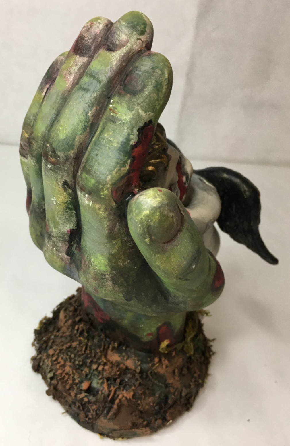 Zombie Hand & Gothic Bleeding Cherub Figurine Figure – Halloween Gothic Demon