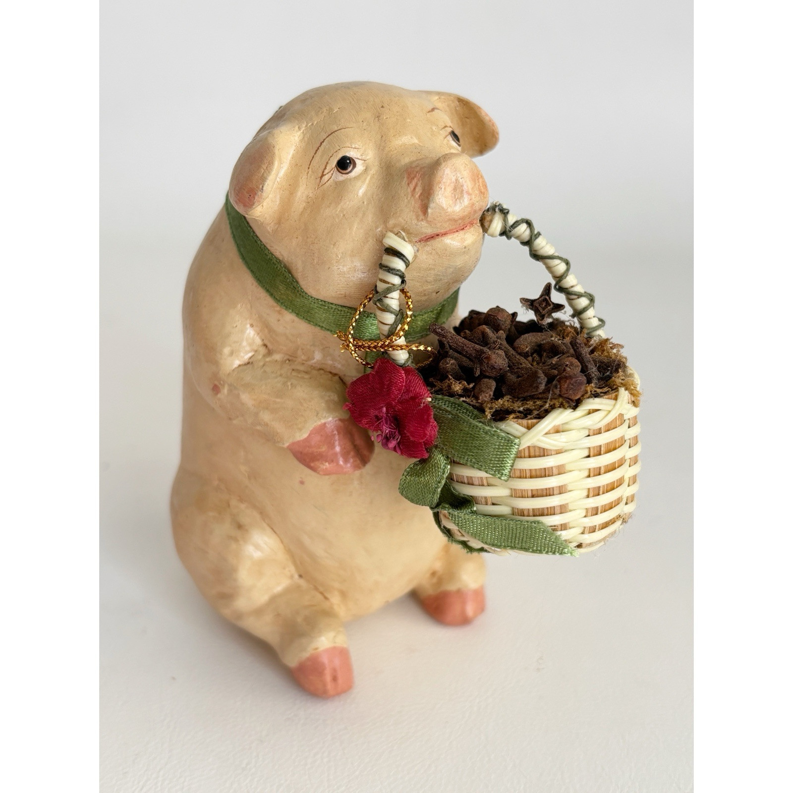 Katherine’s Collection Pig w/ Woven Wire Basket Hog Folk Art Figurine 4.25” VTG