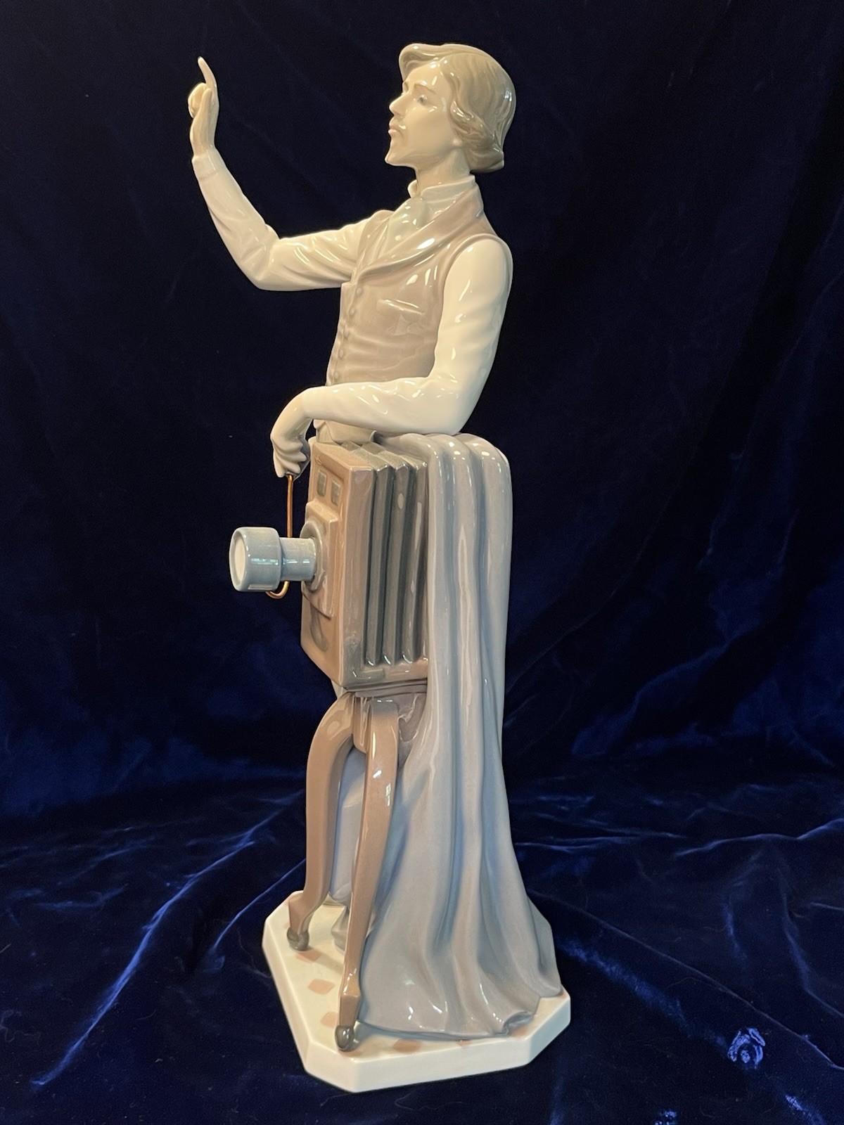 Lladro #5195 “Say Cheese” Photographer Figurine (1985) 13” Perfect!