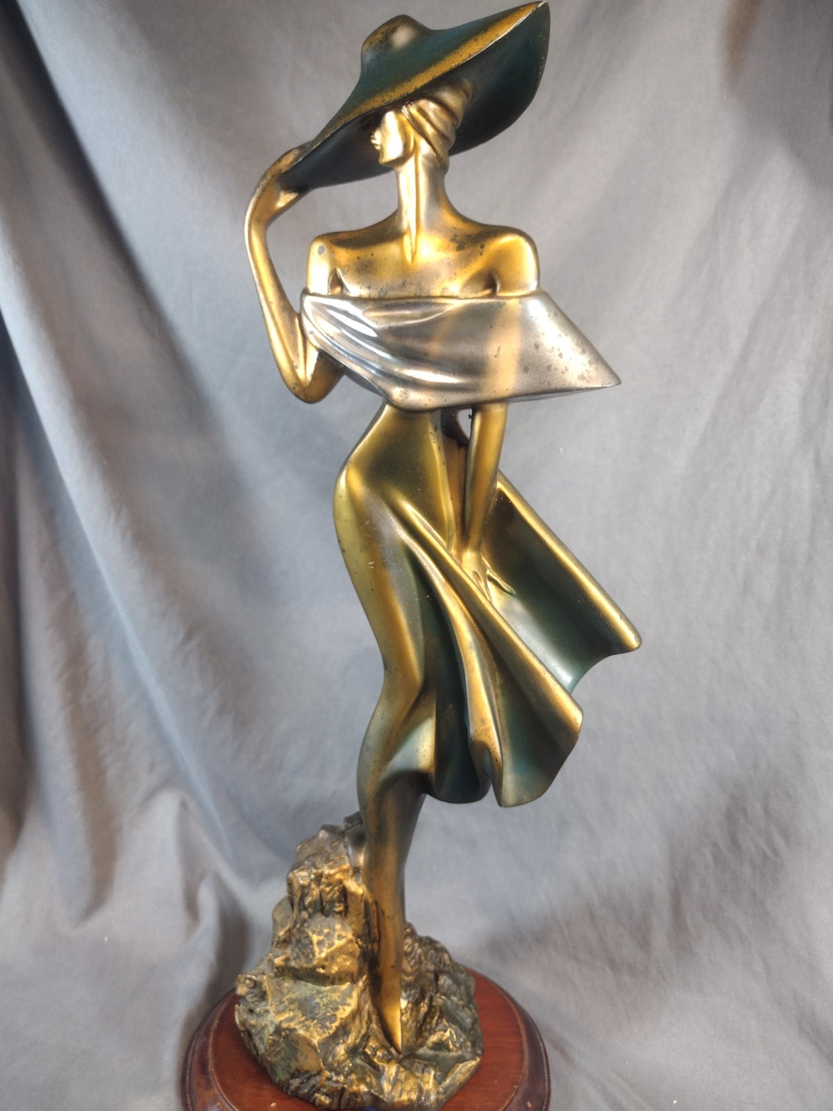 Vintage 19″ Art Deco Lady Sculpture Painted Statue Breeze Windy Day Durastone