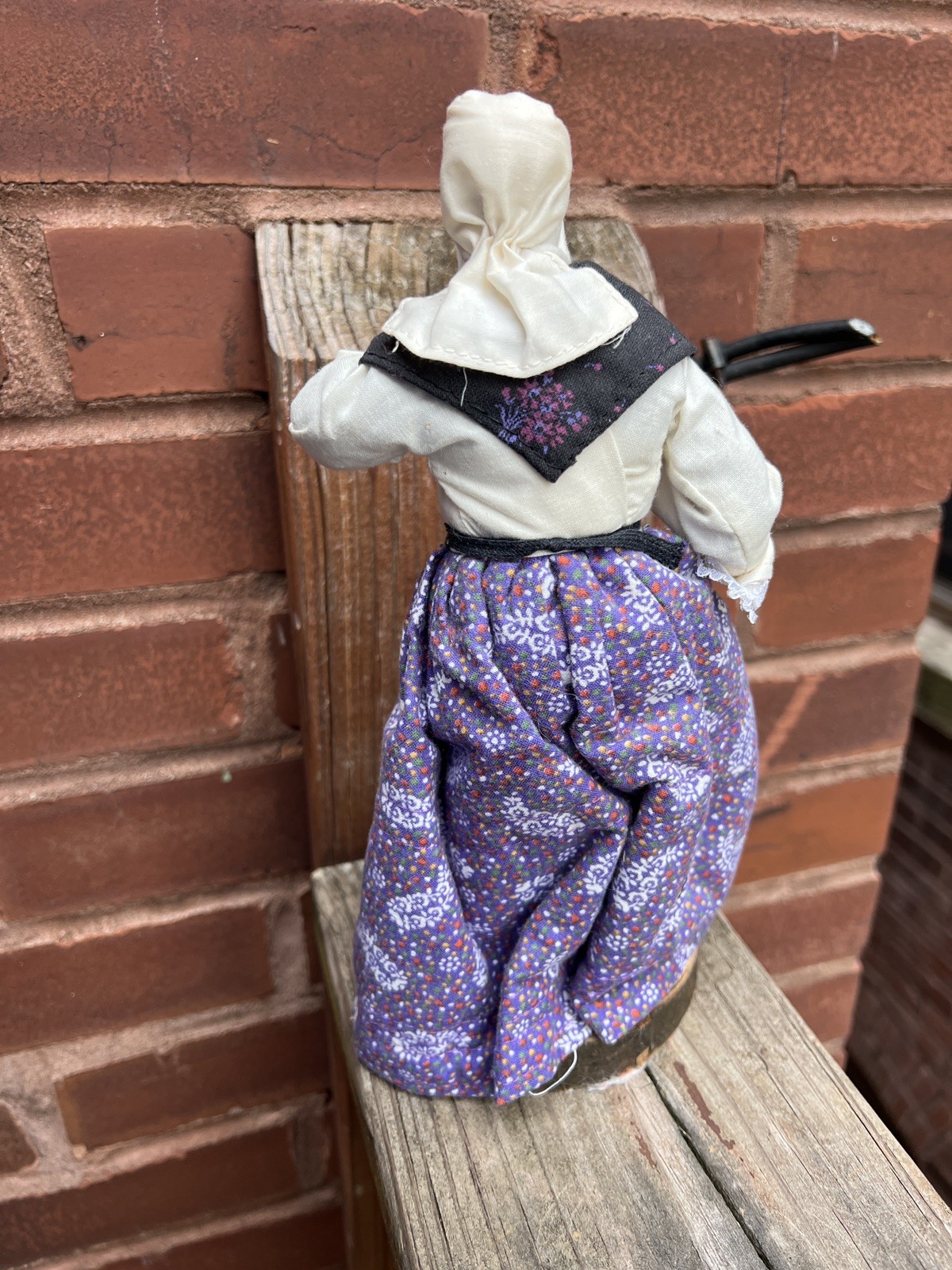 VINTAGE French Santon De Provence Figurine Folk Art Woman 10″ Made In France
