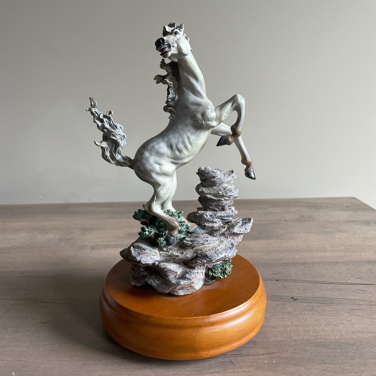 Rare 1999 Westland Giftware Free As The Wind Rearing Horse Music Box #6921