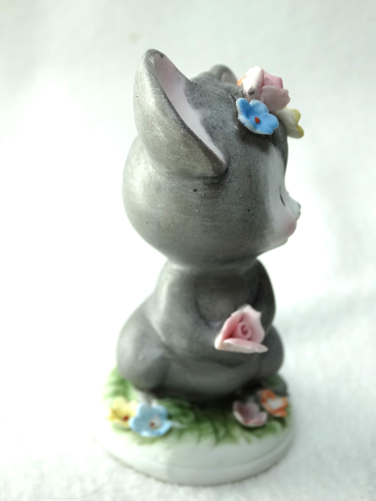 Vintage Napcoware Gray Mouse / Flowers Figurine Ceramic Bisque C-8616 3 1/4″ h