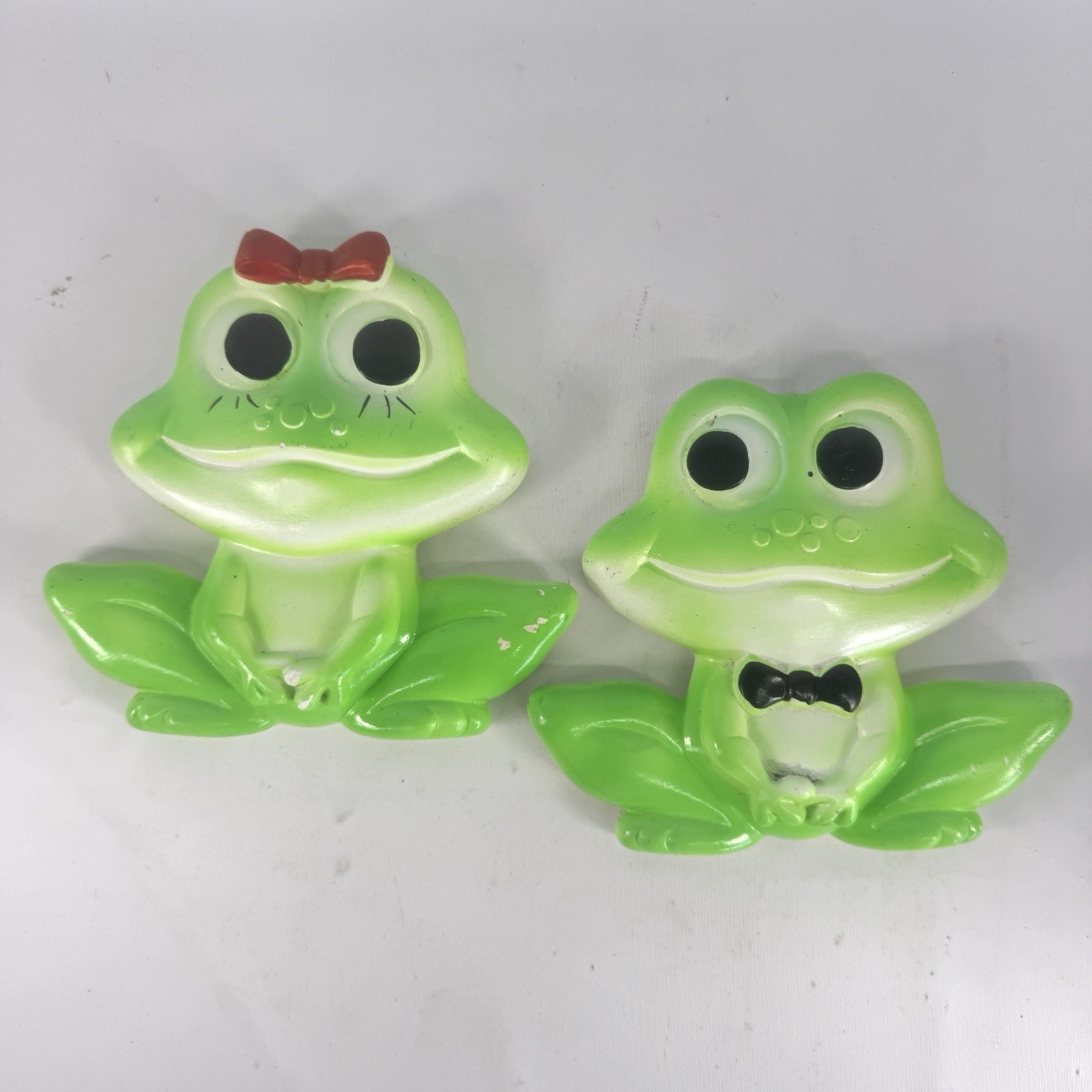 Miller Studio Chalkware Frogs Mr. and Mrs. Wall Hanging Retro Vintage 1977