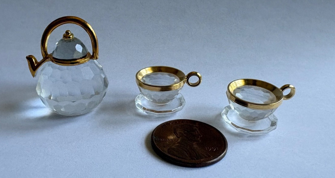 Swarovski Crystal Memories Tea Set Miniature Teapot Cups w/ Box & Wood Teacart