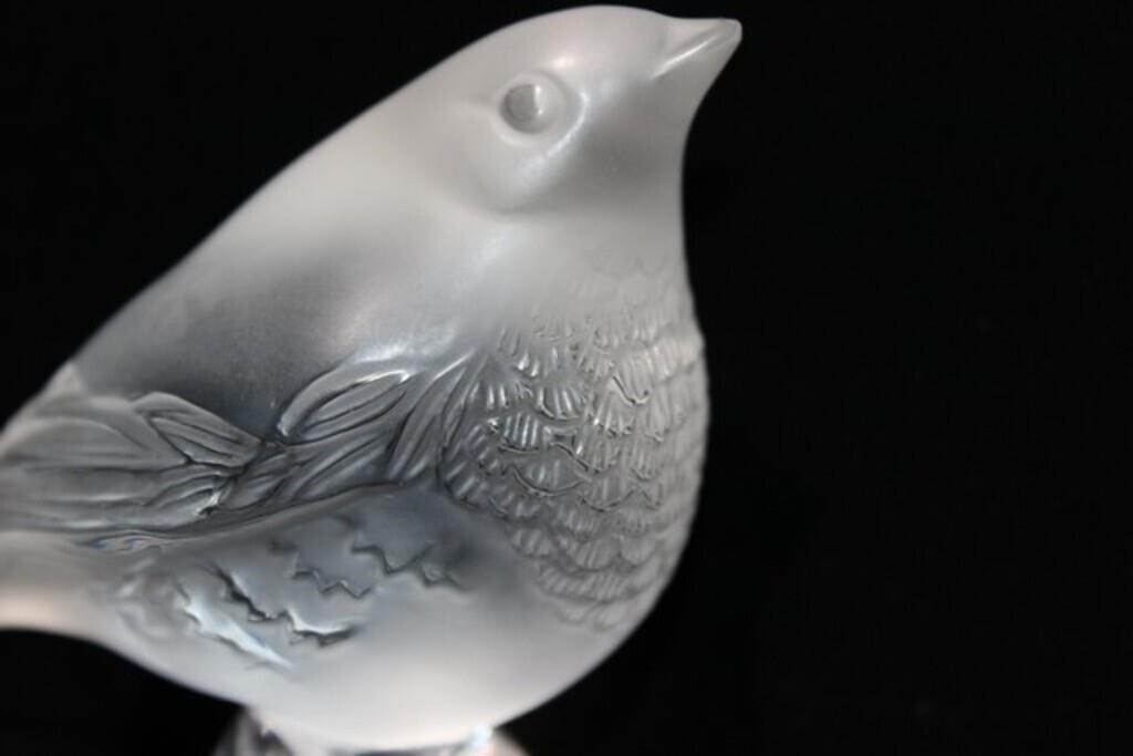 Lalique Crystal Singing Robin Figurine, Signed 3″x3″x1.75″