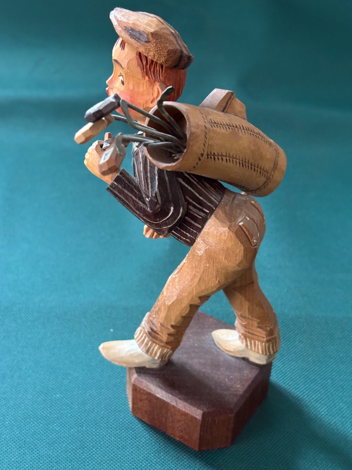 Carved Wooden Golfer Figurine. 7 inches tall. Great Gift For Golfers
