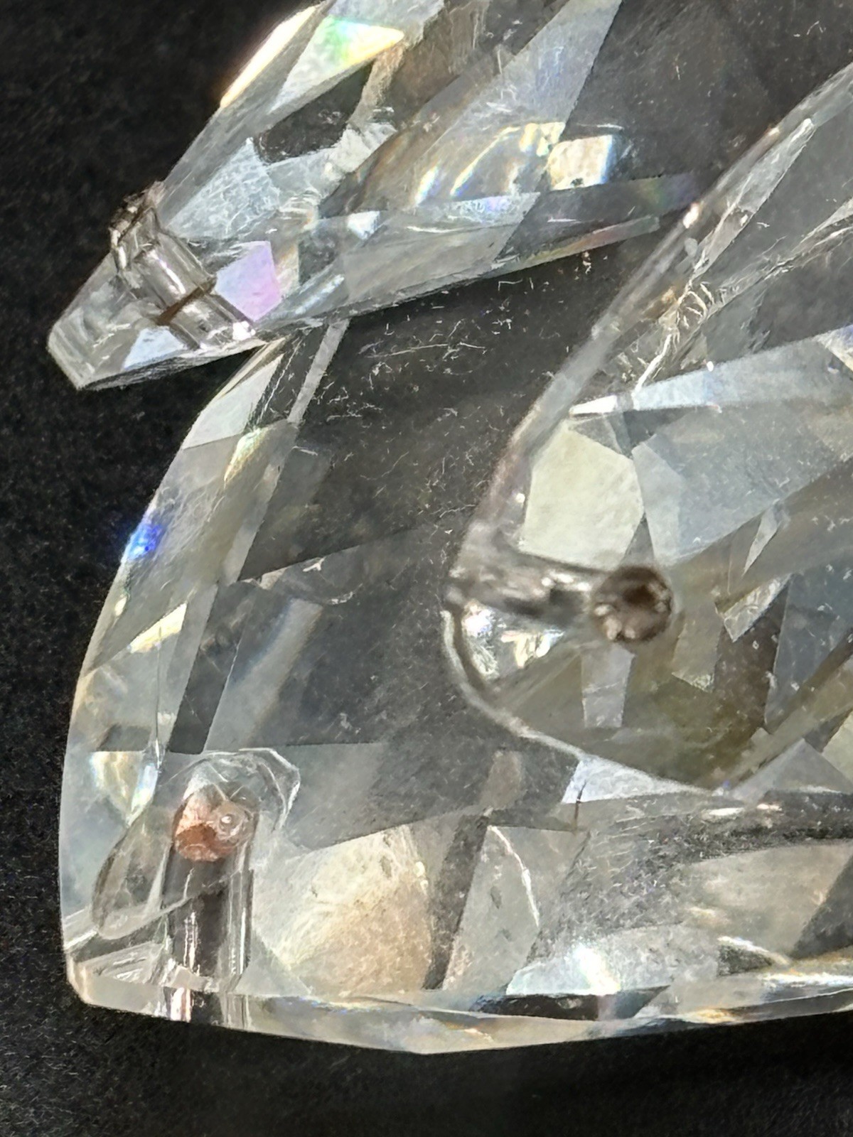 Swarovski Swan Beauties of the Lake 7633 NR 050 000 Retired Tiny Chip