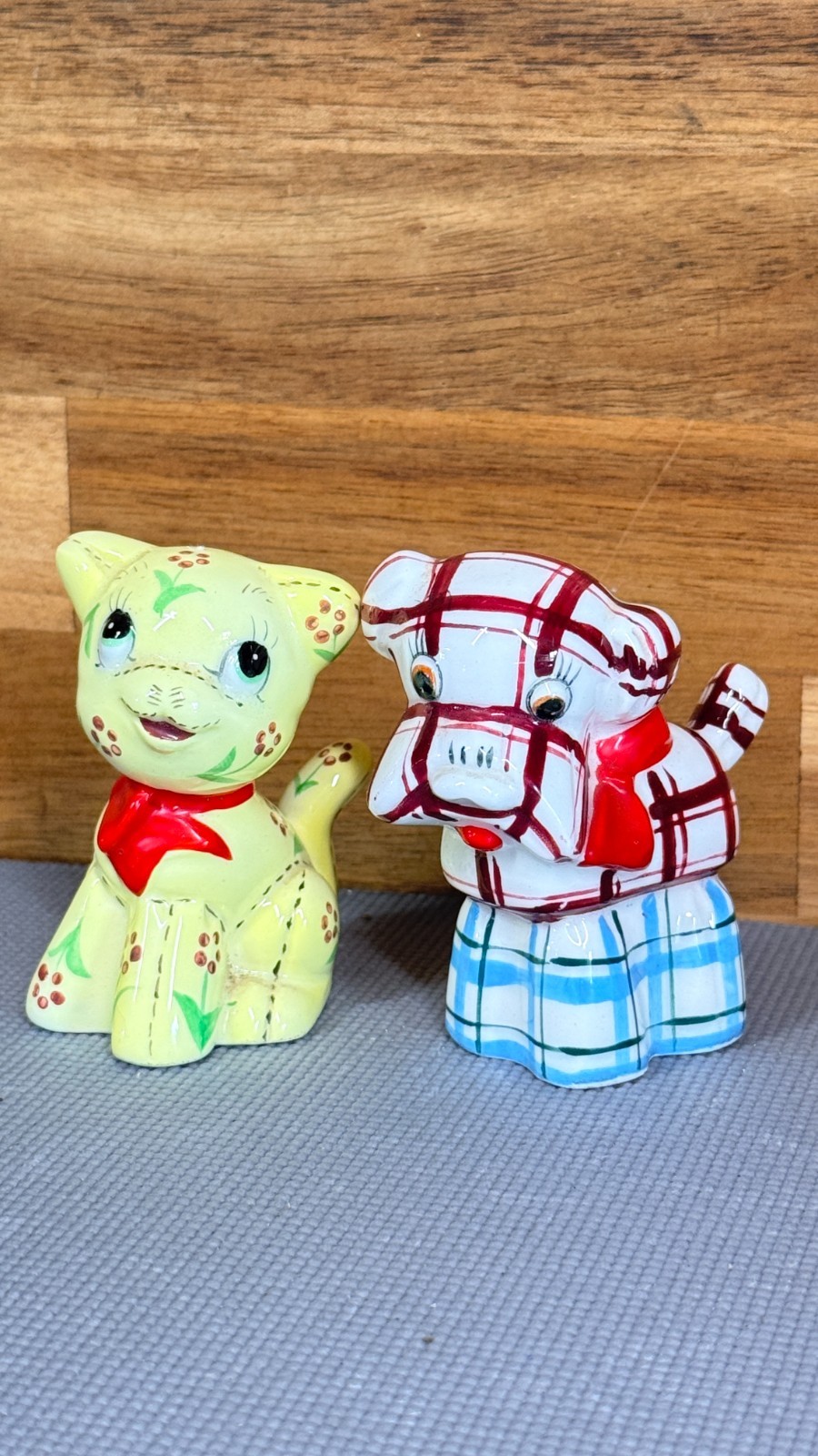 Vtg. Ardco Ceramic Japan Kitten & Puppy Figurines Hand Painted Salt-Pepper Set