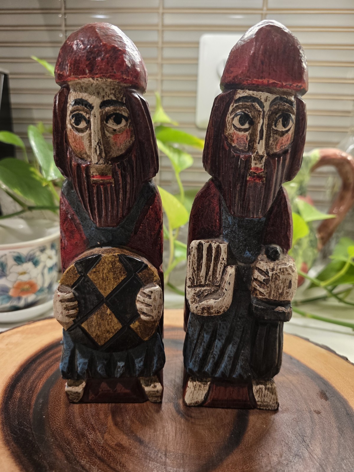 VTG Set 2 Hand Carved Wood Statues Folk Art Spanish Crusaders