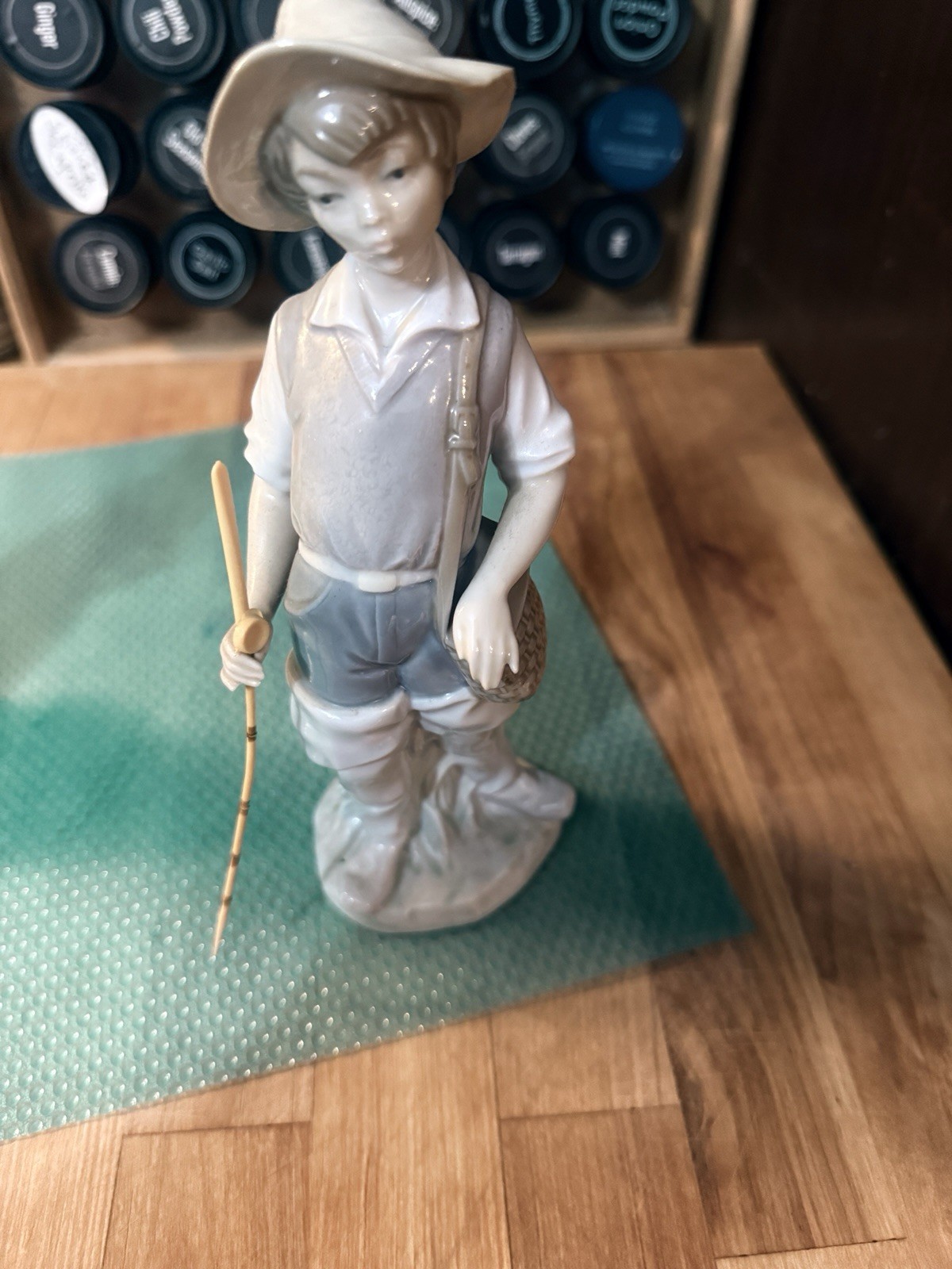 Lladró Porcelain Figurine Boy Fishing Glossy 1970-1979 Collectible Sculpture