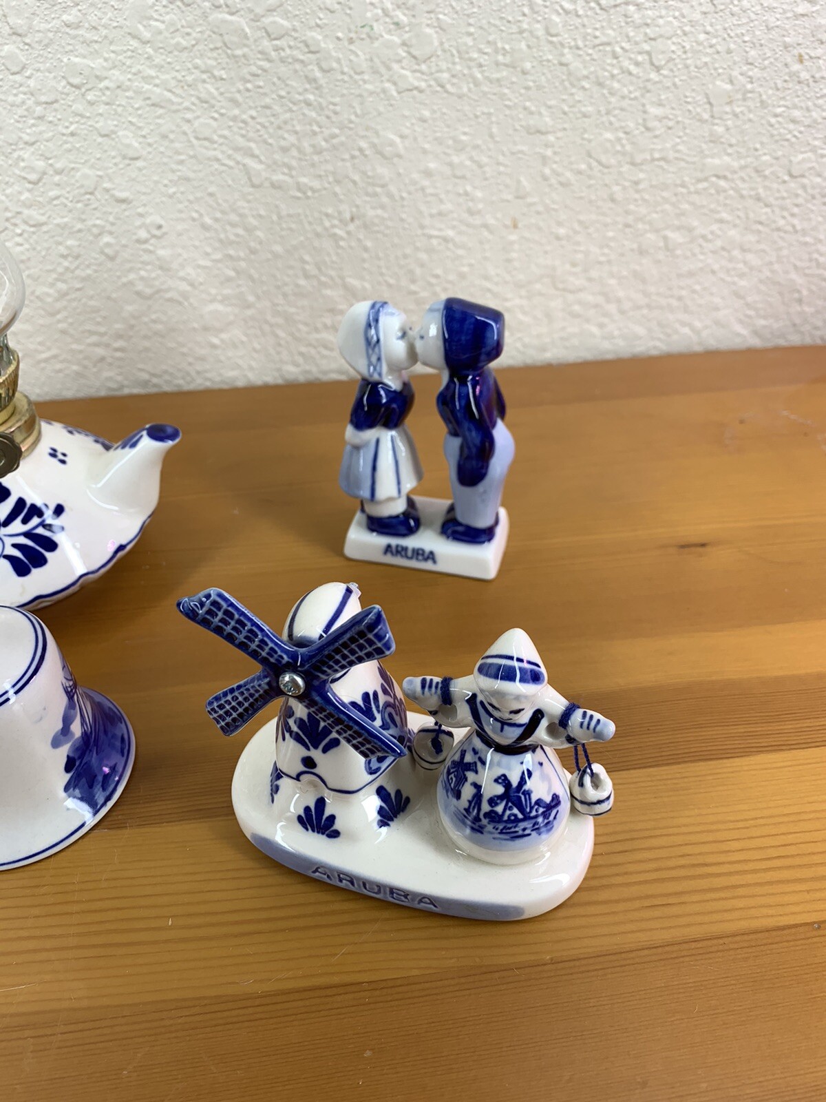 Lot of 5 Vintage Holland And Aruba Delft Blue Miniature Porcelain Figurines