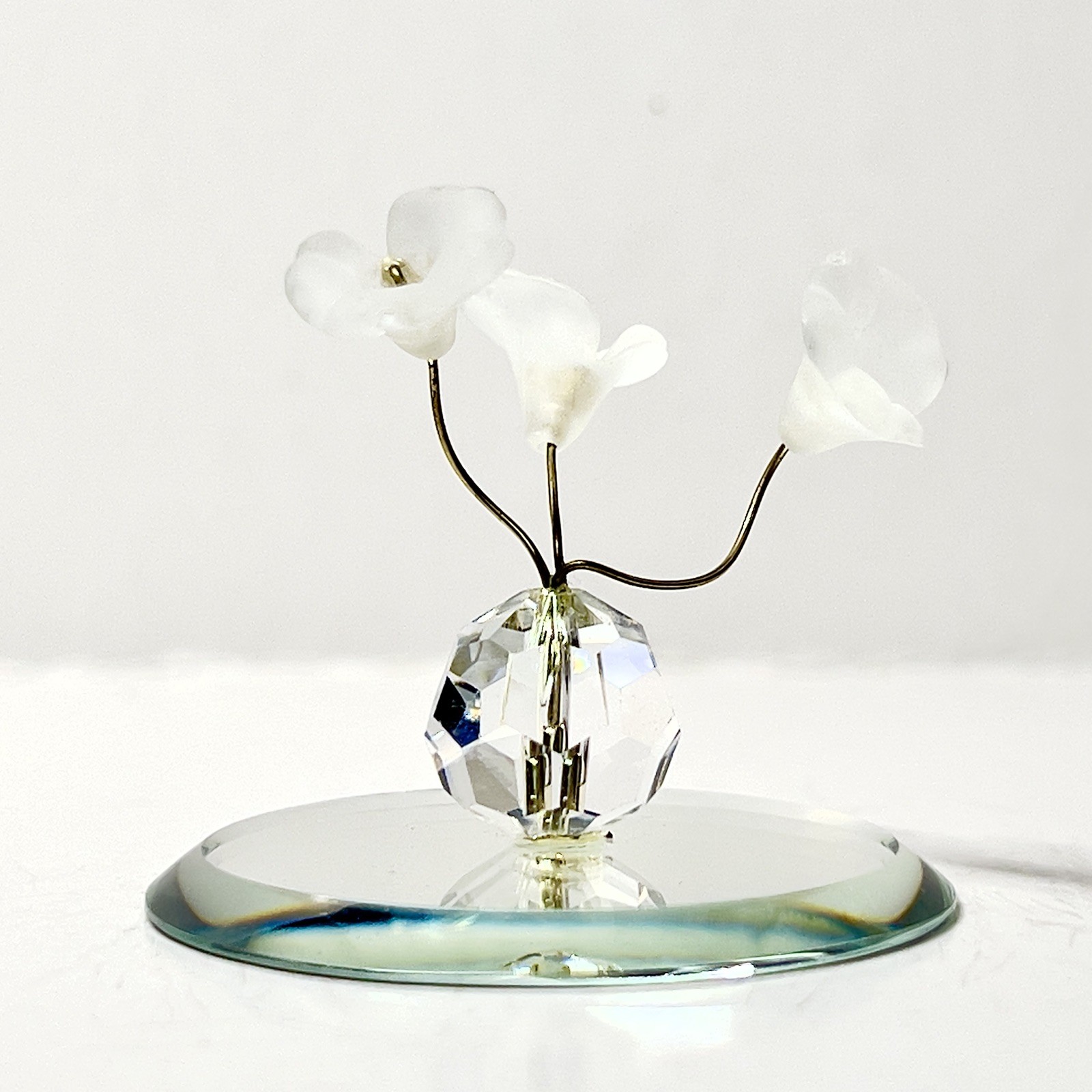 Flower arrangement. Crystal