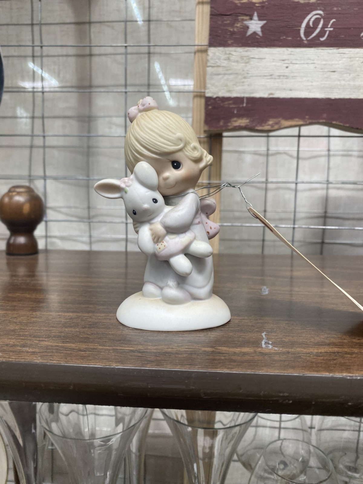 Vintage Jonathon & David Figurine “Jesus Loves Me”